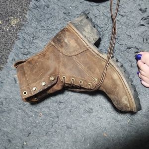 Like new Carolina boots steel toe worn maybe 2 x.  No longer work n factory